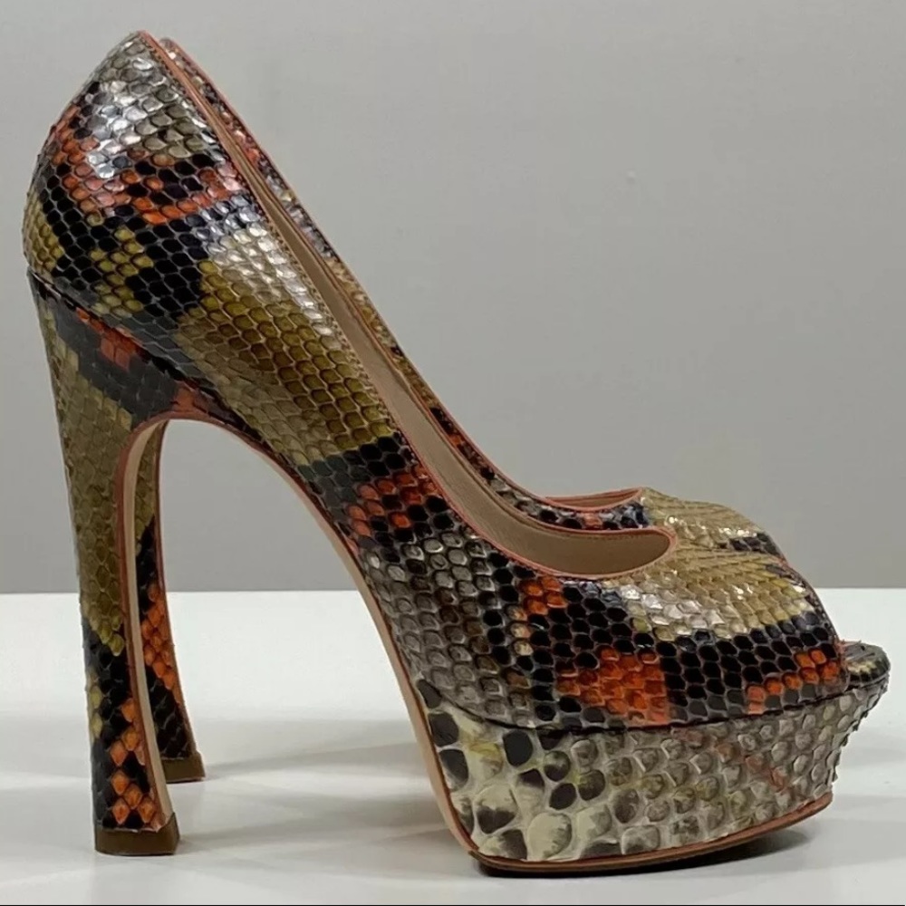 Yves Saint Laurent Palais Python Platform Pump 8.5 - image 1